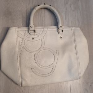 Purification Garcia leather cream medium sized handbag